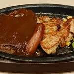ガスト - 料理写真:鉄板ハンバーグミックスグリル