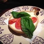 サッチモ - H.26.9.20.夜 焼いたカプレーゼ 580円