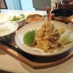 魚問屋の天ぷら定食