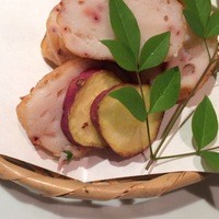 自然ワインと日本酒 Hachiana - 自家製さつま揚げ