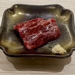 鮨 なんば - ニタリ鯨尾の身　この柔らかな身と溢れる旨み