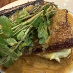 アン ファス - 本日の鮮魚(ヒラメ)のムニエル　海老クリームソース