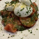 アン ファス - ブラータチーズとフルーツトマトのサラダ