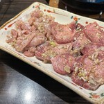 炭火ホルモン焼肉亭 - 