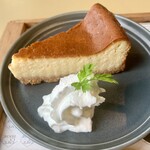 CAFE LA RUCHE - ベイクドチーズケーキ