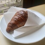 CAFE LA RUCHE - ミニクロワッサン1個目