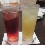 ジュイップ - カシスソーダ、グレープフルーツジュースとジンジャーエールのミックス