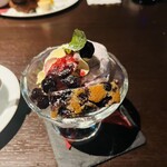 ハチカフェ - ミニパルフェも豪華です