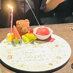 ハチカフェ - バースデープレート　くまさんはガトーショコラです