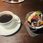 ハチカフェ - デザートは毎回大満足です