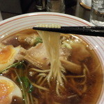 らーめん奏 - 平打ち中太麺