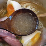 らぁ麺や 汐そば雫 - スープ