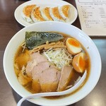 太陽食堂 - 料理写真:ネギチャーシューめんと餃子