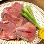 もつ焼 佐喜乃 - たん刺し