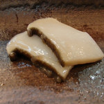 寿司栄 - アワビの真ん中の部分