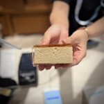 coral port the Shop - 料理写真:バナナケーキ。レジで女子店員が速開封してくれました。