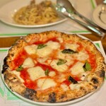 ア フェネステッラ - 