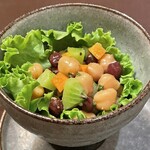 インド料理 想いの木 - 本日のサラダは、ひよこ豆のサラダでした