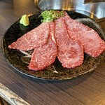 炭火焼肉屋台 たじま屋 - うで三角