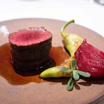 レストラン オオツ - 2025.7 夏鹿（蝦夷鹿）ロース 甘長とうがらし ビーツ