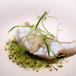 レストラン オオツ - 2025.7 いわき梅田水産鱸（すずき）揚げ焼き ペルノーとバジルとフェンネルのトマトブイヨン フェンネルサラダ