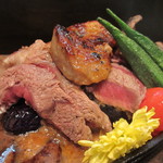 零 - フォアグラとみすじ肉の朴葉焼きアップ