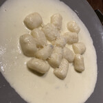 ベジタブル&グリル TORETATE petit - クワトロフォルマッジョのニョッキ