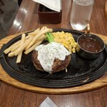 ロイヤルホスト - 黒✕黒ハンバーグの、ガーリッククリームソースです。