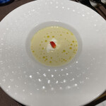 308708800 - ■イタリア産ストラッチャテッラチーズを浮かべたとうもろこしの冷製スープ
