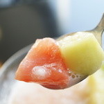 フルーツショップ キヨカ - 氷の中にもフルーツがごろごろ♪