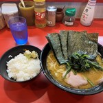 家系総本山 吉村家 - 