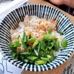 肉汁餃子と190円レモンサワー 難波のしんちゃん - 