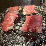 焼肉ハウス大将軍 - お肉でネギマキマキしてくれる