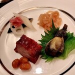 中国料理 彩龍 - 焼き物入り前菜盛合せ