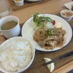 博多餃子工房 たね屋 - 生姜焼き。