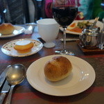 エルミタージュ - 焼きたてパンが旨い