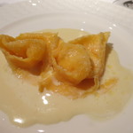 レストラン ラッセ - 26年9月　ラッセ　スペシャリテ　”4種のチーズを包みこんだラビオリ”