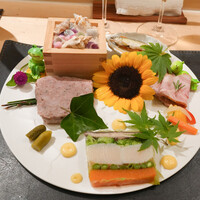 銀座 大石 - 八寸：パテドカンパーニュ、野菜のゼリー寄席、ローストポーク、季節の野菜のピクルス