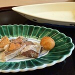 山玄茶 - 身も卵も日本酒のお供にピッタリ。鮒寿司の飯(いい)を丸めて衣をつけて揚げたお酒の肴。病みつきの美味しさです。
