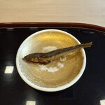 山玄茶 - お料理の合間にお酒の肴が出てくるのも山玄茶さんのおもてなし✨瀬田川の小鮎の佃煮。