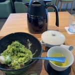 茶庭 然花抄院 - 最後の方にきて急に寒く感じて熱いお茶「神」でした