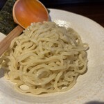 麺屋 さんじ - 麺も腰があって中太麺で食べやすいよう〜