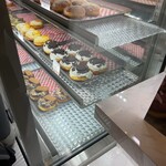 WISHBONE & SUGARY DONUTS - 