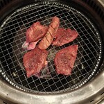 黒毛和牛炭火焼肉と元祖信州冷麺 縁 - 