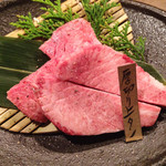 炭焼肉 石田屋。 - 厚切り上タン 1680円