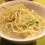 龍の翼 - 麺は硬めで好み（中細ストレート麺）2014.09