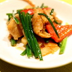 龍の翼 - 癖のない花韮と柔らかい阿部鶏のモモ肉の相性は秀逸（2014.09)