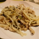 龍の翼 - 雪菜（セッツァイ）と豚細切りの老酒炒め（雪菜は高菜に似た野菜、炒めることで旨味と風味が増す）2014.09