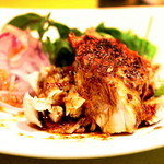 龍の翼 - 麻と辣の辛味と痺れが絶妙、紹興酒で蒸し揚げた柔らかな鶏ももとの相性が鉄板もの（2014.09)