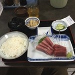 楽亭 - まぐろ刺身定食 1000円